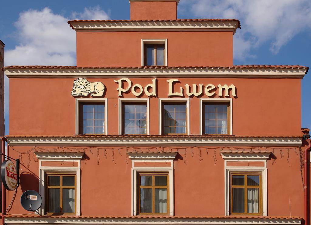 Apartamenty Pod Lwem Świdnica Exteriör bild